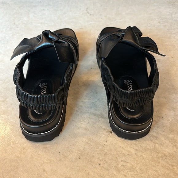 L’intervalle leather sandals - Picture 3 of 4